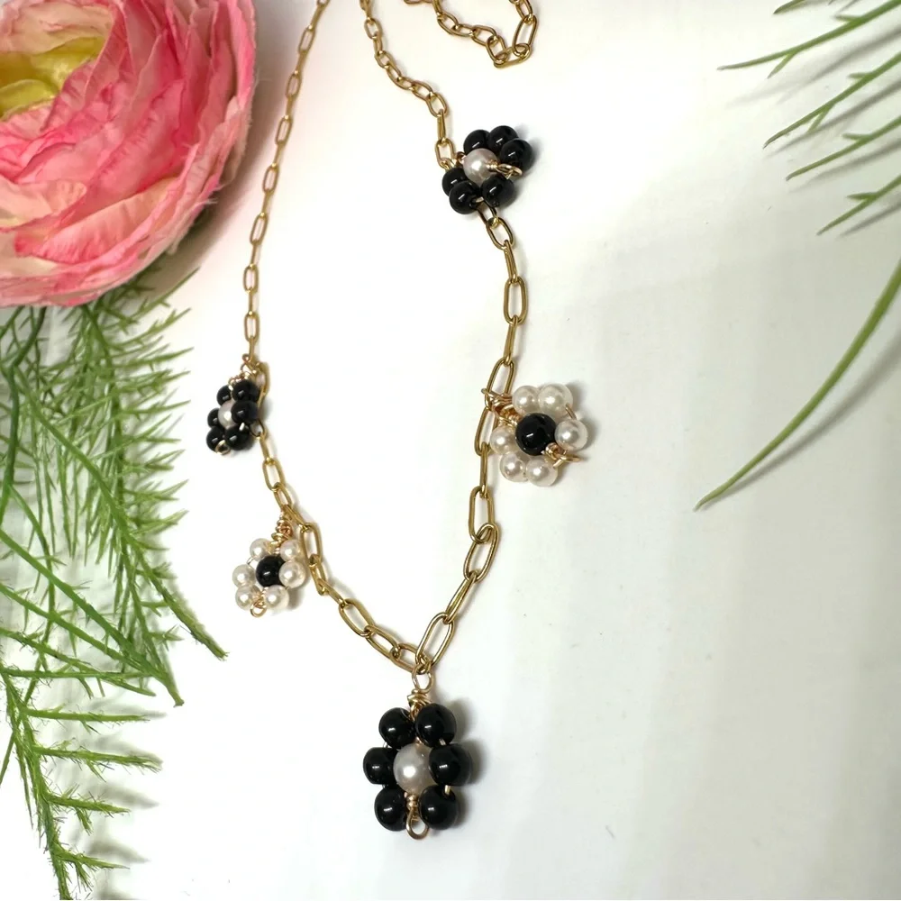 ⚜️Onyx & Freshwater Pearl Flower Charm Necklace
